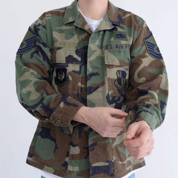 Authentic  U.S. Air Forces in Europe Green Black Brown Camo Button Up Jacket - Picture 1 of 13